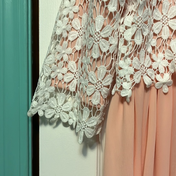 Dainty jewells floral lace dress - Picture 3 of 5